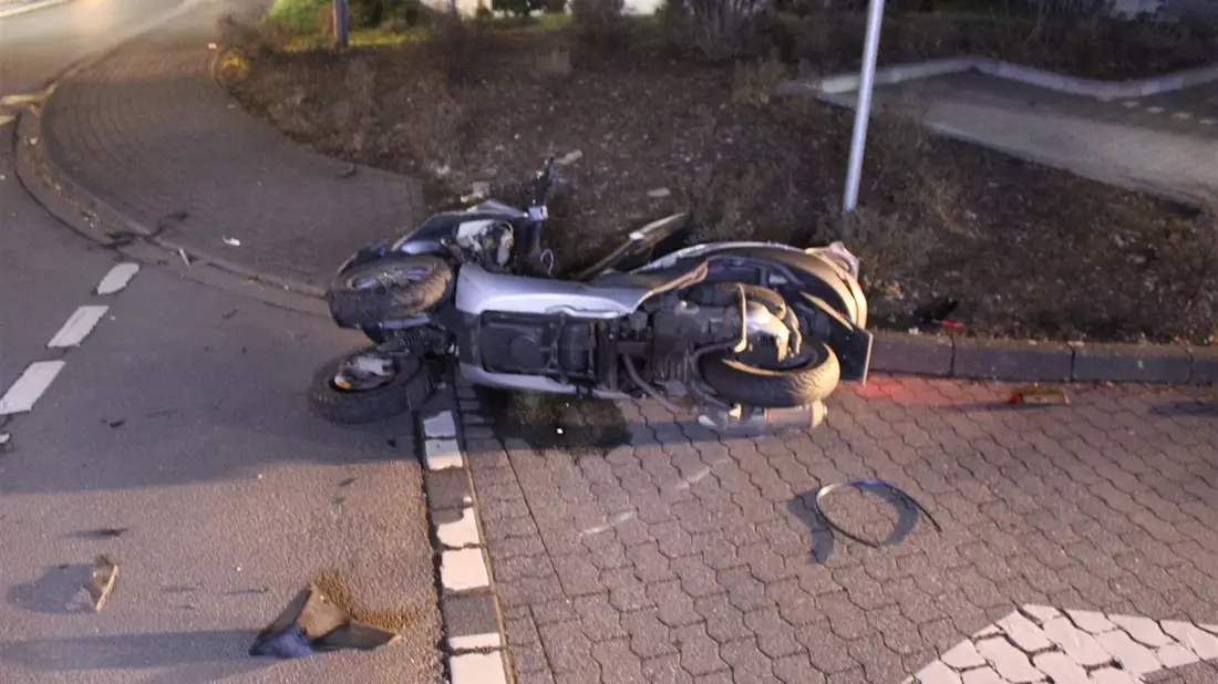 POL-PDLD: Kradfahrerin bei Unfall verletzt - Bild: presseportal.de