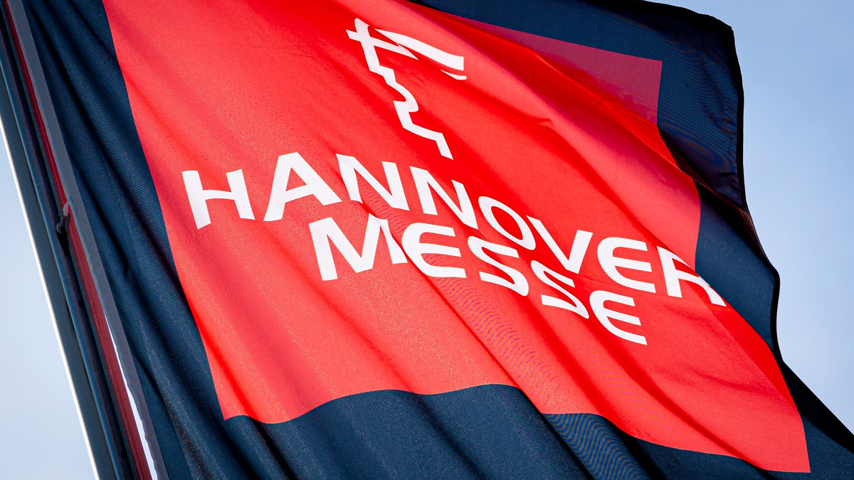  Microsoft präsentiert auf der Hannover Messe neuartige virtuelle Assistenten mit Künstlicher Intelligenz für den breiten Einsatz in der Industrie.  - Foto: Moritz Frankenberg/dpa