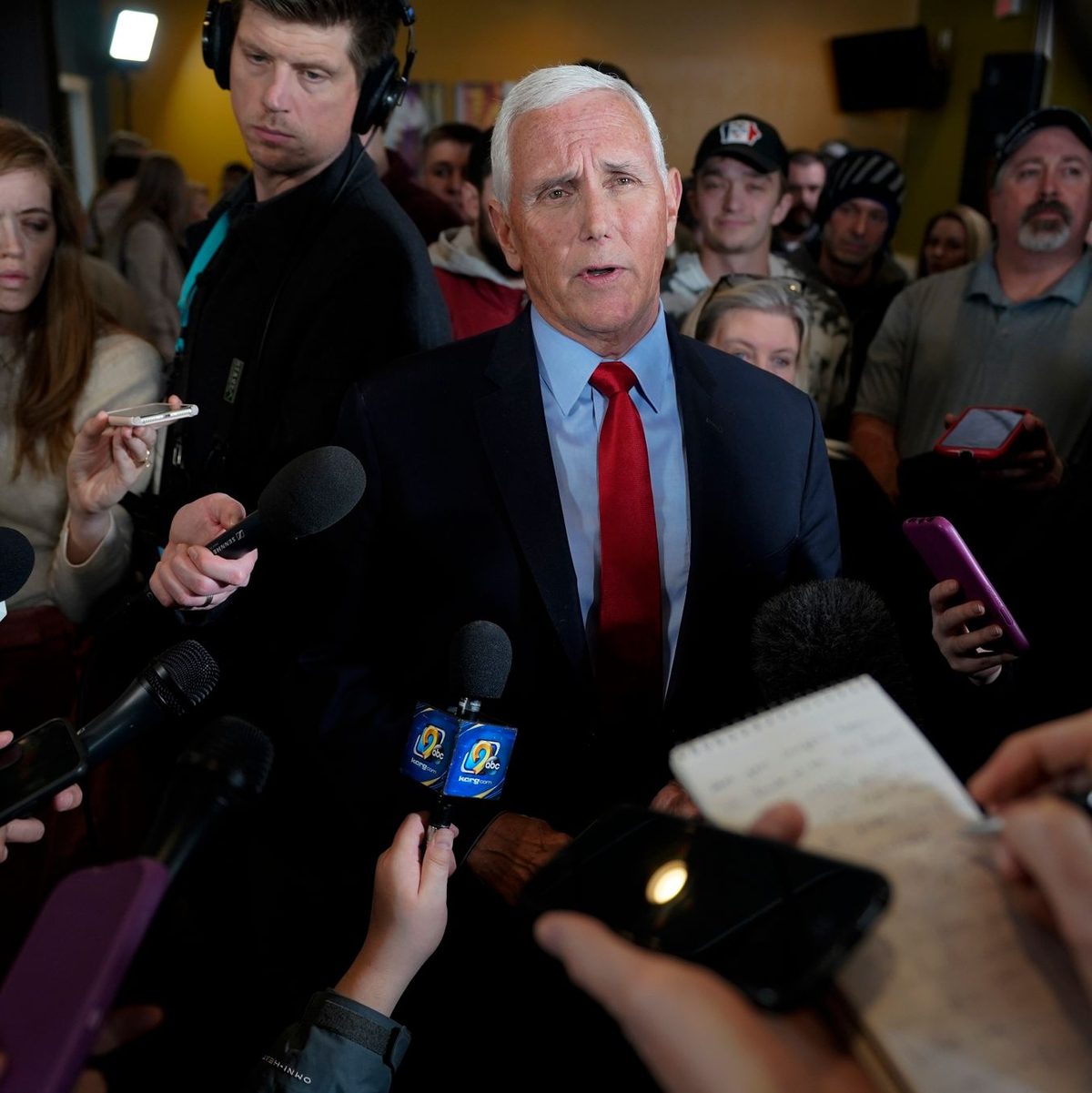 Mike Pence, republikanischer Präsidentschaftskandidat und ehemaliger Vizepräsident der USA. - Foto: Charlie Neibergall/AP/dpa