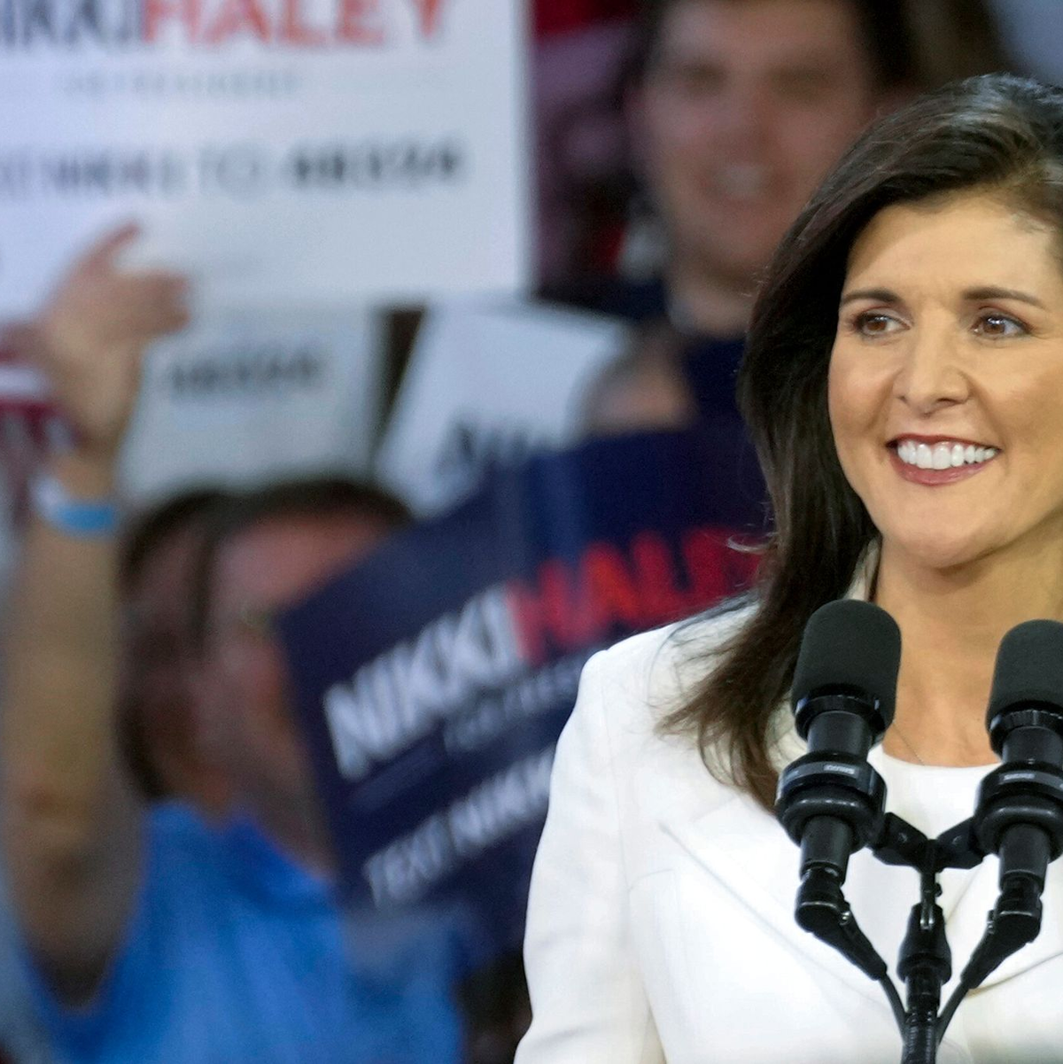 Nikki Haley holte nach Auszählung von rund der Hälfte der Stimmen immerhin gut 27 Prozent (Archivbild). - Foto: Meg Kinnard/AP/dpa