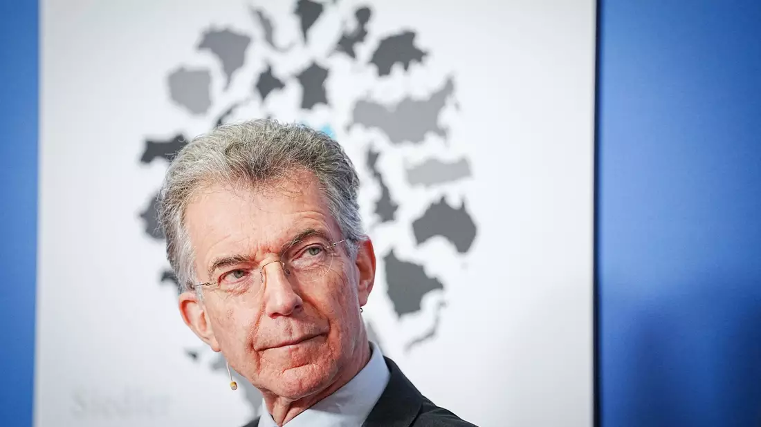 Die Ukrainer hätten sich bisher strikt daran gehalten, russische Stellungen nur auf ukrainischem Gebiet anzugreifen, sagt Christoph Heusgen. - Bild: Kay Nietfeld/dpa