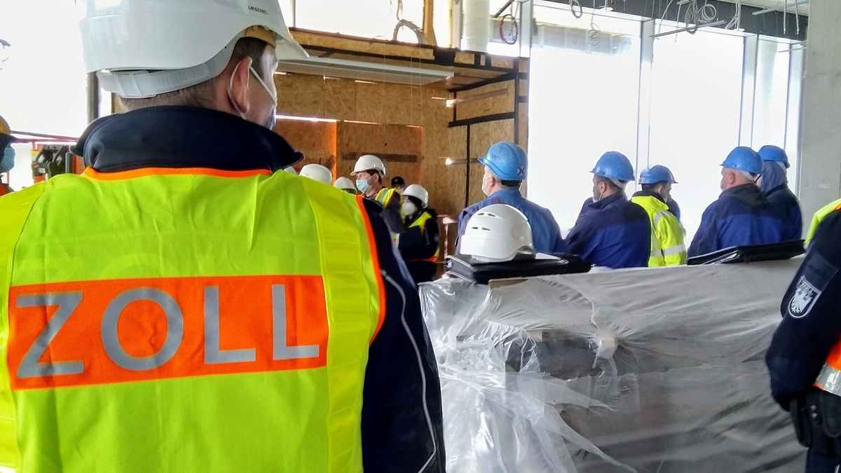 HZA-UL: Arbeiter aus Moldau und Usbekistan illegal auf Baustelle - Foto: presseportal.de