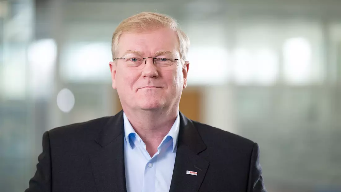 «Die demografische Entwicklung wird den Fachkräftemangel in Deutschland verschärfen», sagt Bosch-Chef Stefan Hartung. - Bild: Bernd Weißbrod/dpa