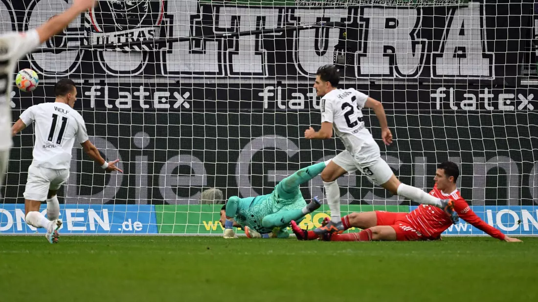 Sicher vom Punkt: Harry Kane. - Bild: Federico Gambarini/dpa