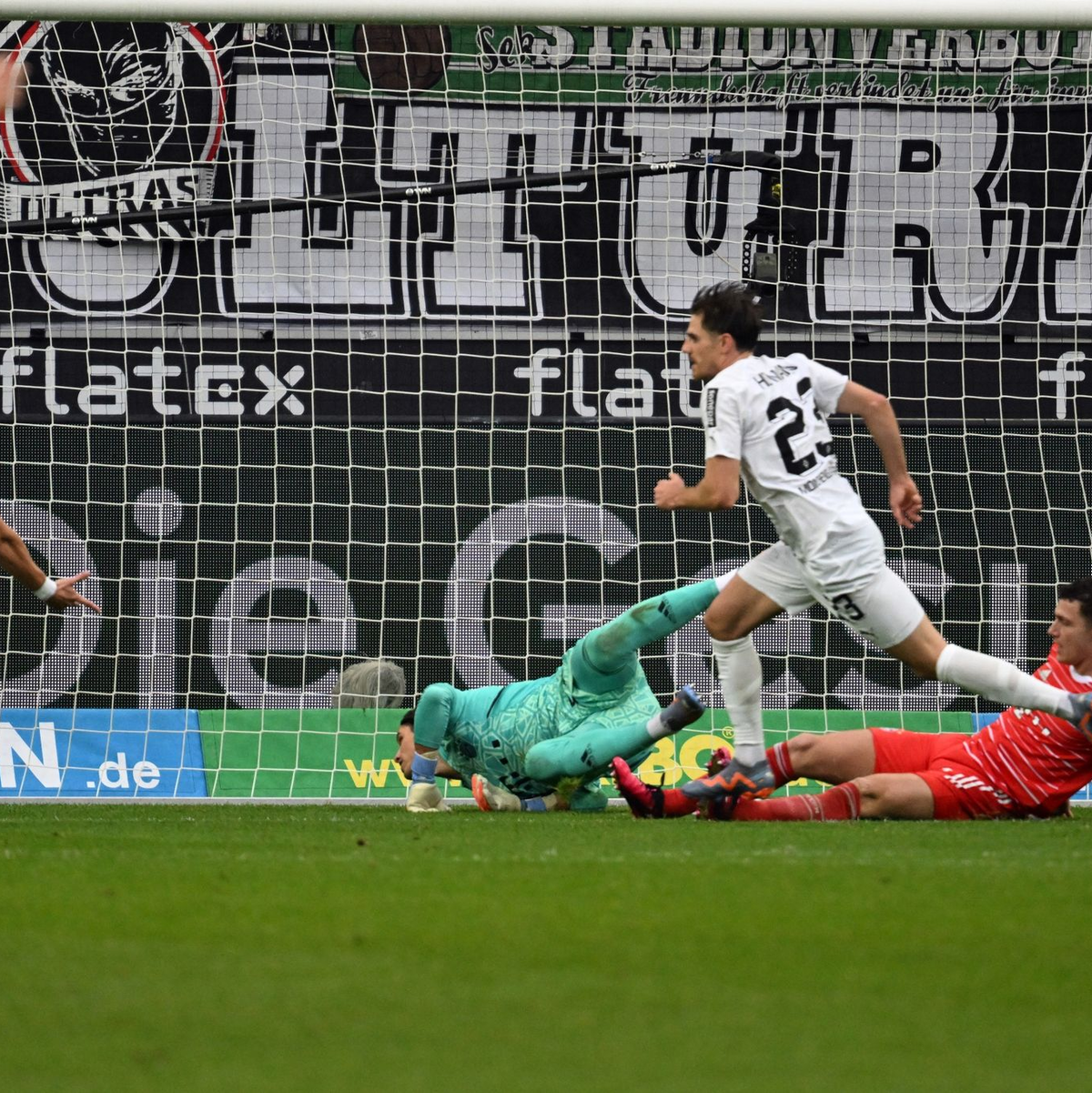 Sicher vom Punkt: Harry Kane. - Foto: Federico Gambarini/dpa