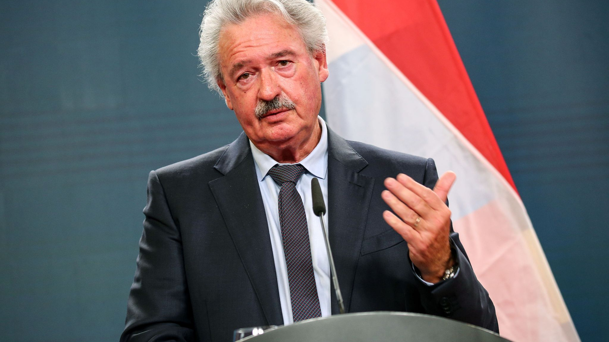 Der damalige luxemburgische Außenminister Jean Asselborn hängt seinen Job an den Nagel. - Foto: Omer Messinger/afp-pool/dpa