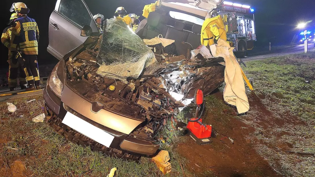 POL-COE: Coesfeld, Bergallee/ Auto kommt von der Straße ab - Bild: presseportal.de