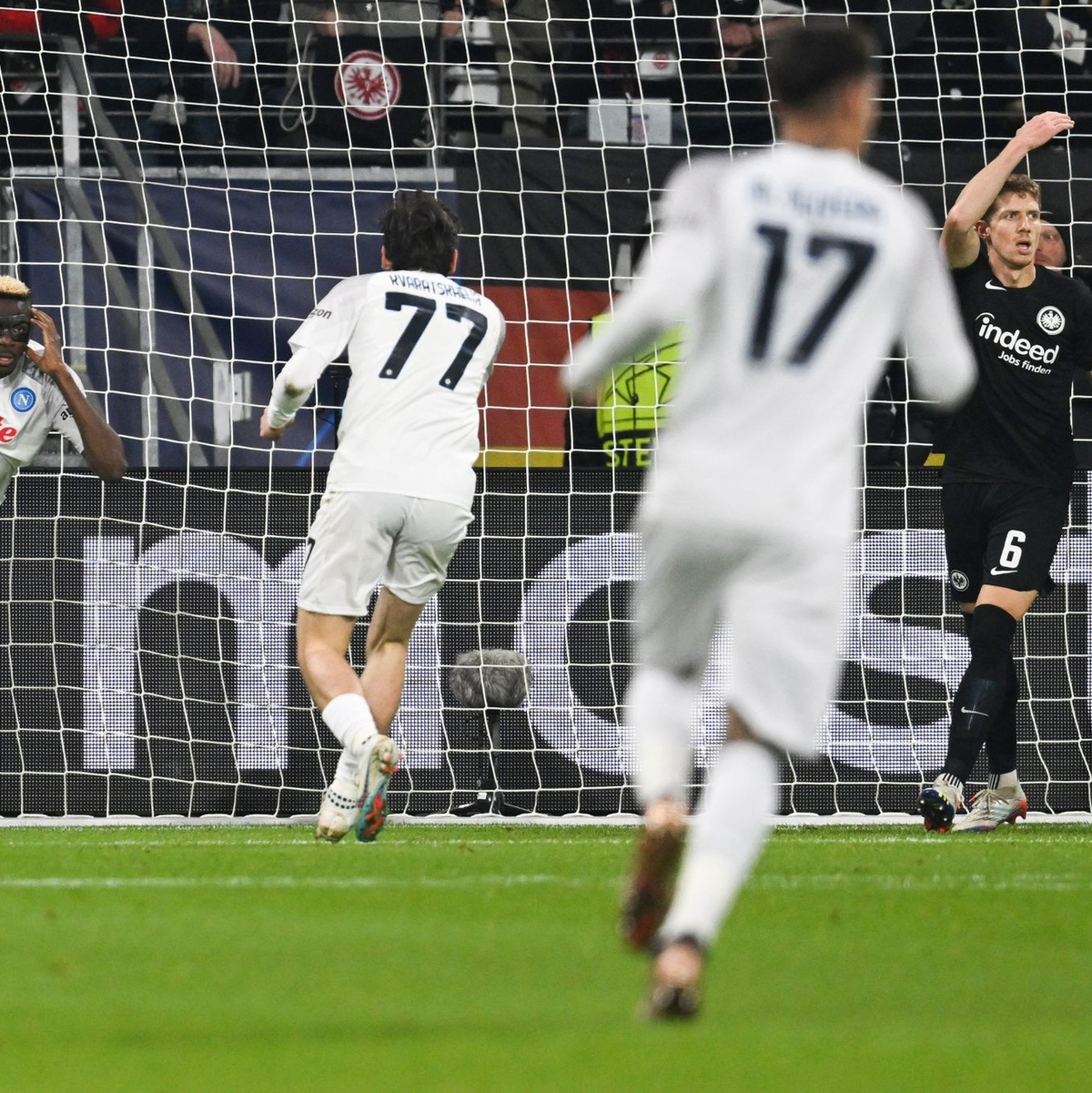 Frankfurts Torhüter Kevin Trapp war beim Tor zum 0:1 chancenlos. - Foto: Arne Dedert/dpa