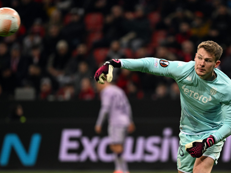 Fühlt sich in Monaco wohl: Alexander Nübel. - Foto: Federico Gambarini/dpa