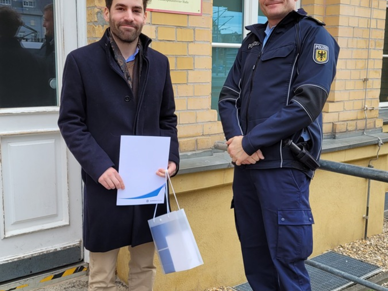 POL-HST: Polizei ehrt Bürger für Zivilcourage - Foto: presseportal.de