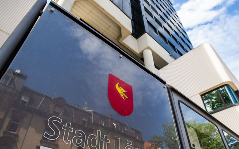 Das Lörracher Rathaus: Mitarbeiter sollen beschimpft und bedroht worden seien. - Foto: Philipp von Ditfurth/dpa