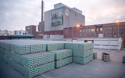 Bereits im April des vergangenen Jahres hatte die Produktion bei Beck’s in Bremen wegen eines Warnstreiks mehrere Stunden geruht. - Foto: Sina Schuldt/dpa
