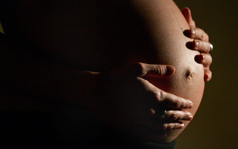 Weltweit sterben laut WHO rund 260.000 Frauen pro Jahr an Problemen vor, während oder nach der Geburt ihres Kindes. (Archivbild) - Foto: Felix Heyder/dpa