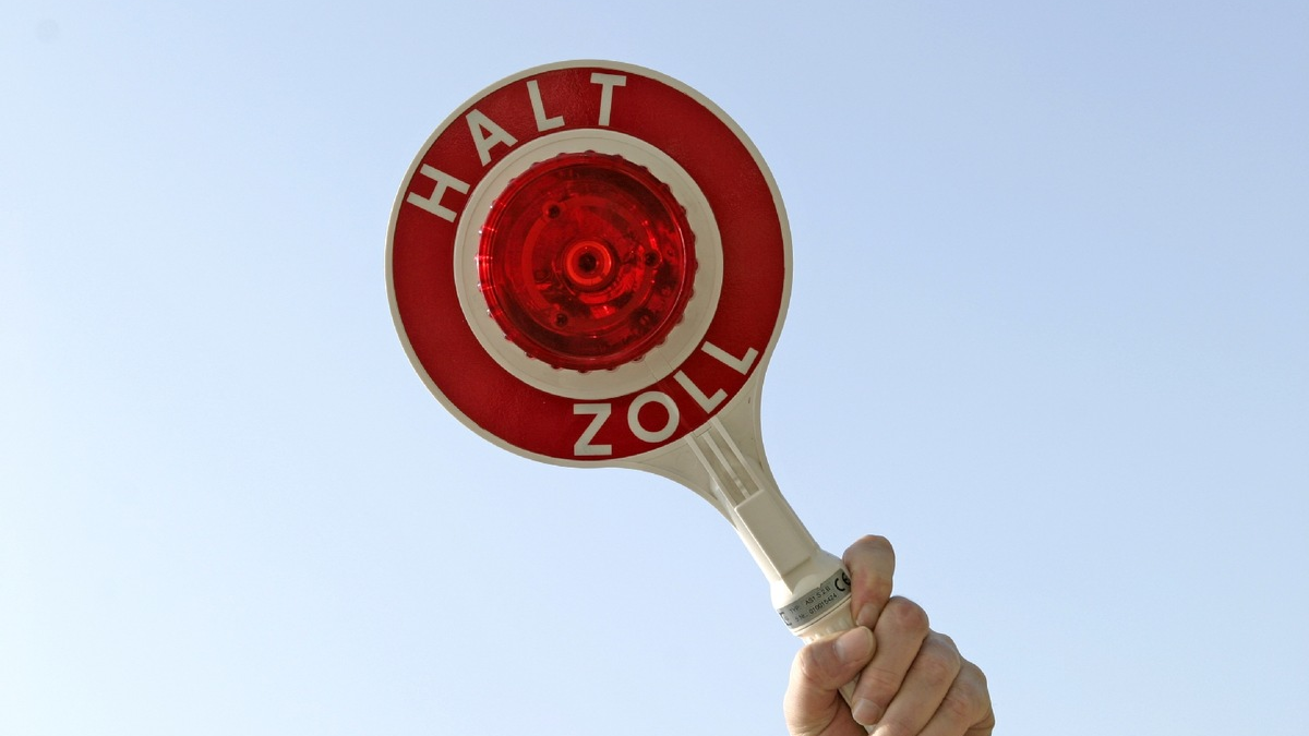 HZA-GI: Schwarzarbeit endet in Freiheitsstrafe Schwarzarbeiterring prellt Staat um 2,2 Millionen Euro Sozialabgaben - Foto: presseportal.de