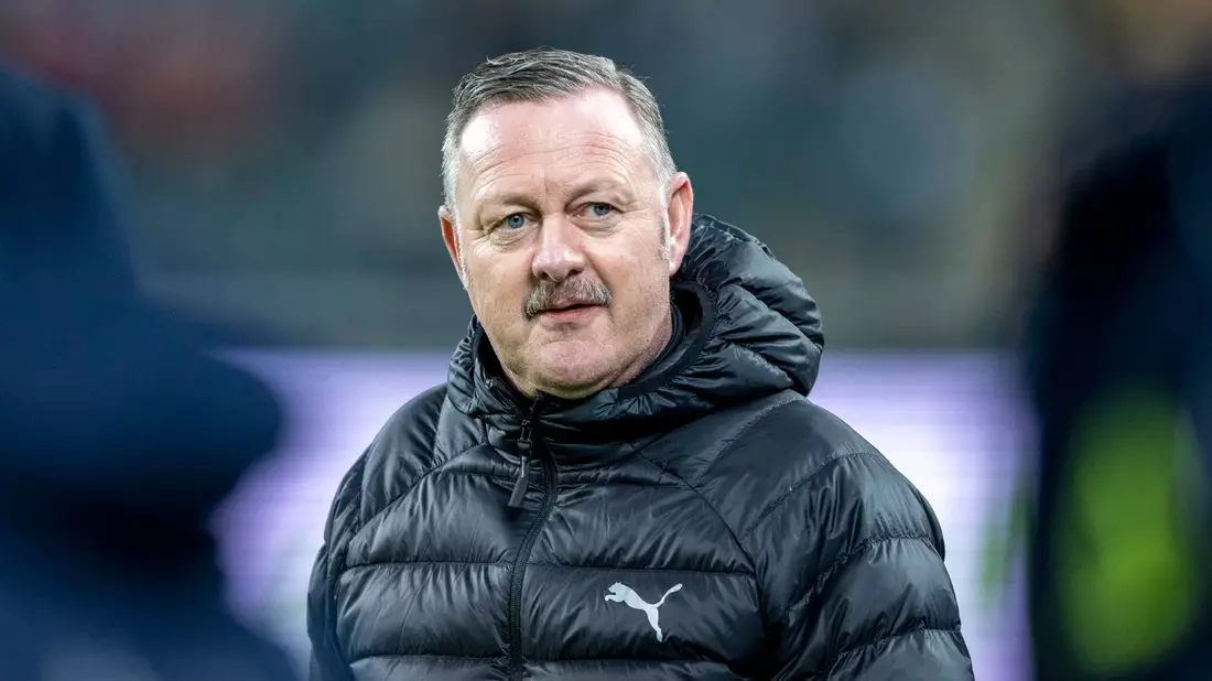 Gladbachs Sportdirektor Roland Virkus kann mit seiner Borussia aktuell zufrieden sein. - Bild: David Inderlied/dpa