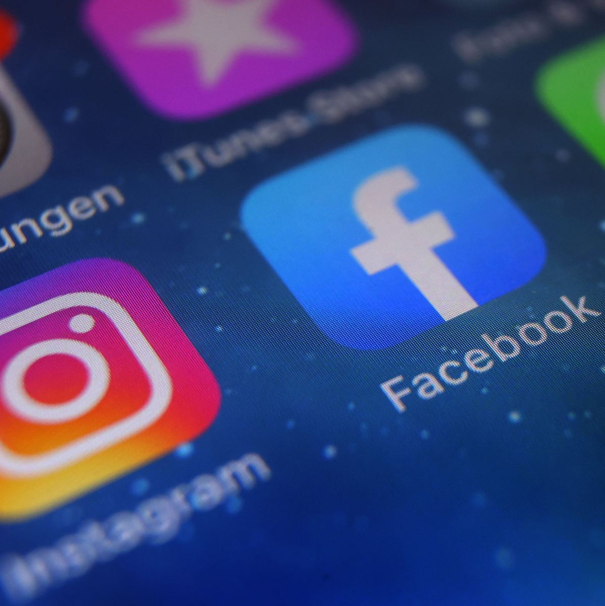 Hintergrund des Verfahrens ist eine Datenpanne bei Facebook, zu der es 2018 und 2019 kam. (Archivbild)  - Foto: Karl-Josef Hildenbrand/dpa