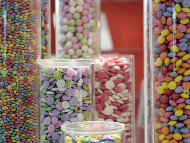 Sich nur von Süßigkeiten zu ernähren, sei sicherlich nicht empfehlenswert, so Psychologin Barthels. Ein Schokoriegel am Tag sei aber auch nicht schlimm. (Illustration) - Foto: Henning Kaiser/dpa