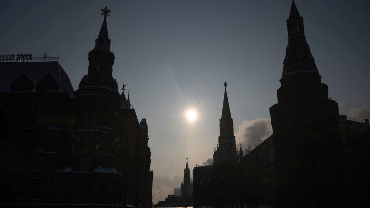 Der Rote Platz in Moskau. Die Hälfte der Deutschen sagt einer Umfrage zufolge «Nein» zu der Frage, ob sich Deutschland gut mit Russland stellen sollte. - Foto: Alexander Zemlianichenko/AP/dpa