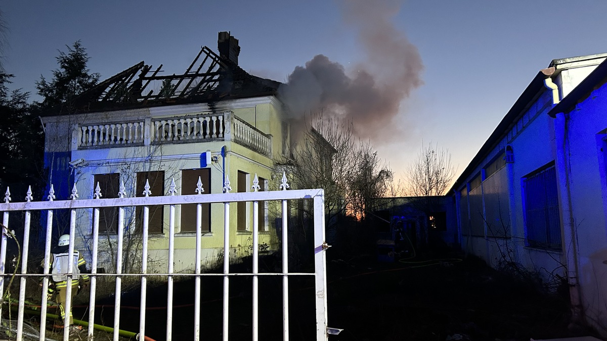 HZA-BI: Zwölf illegal beschäftigte Arbeitnehmer entdeckt/Bielefelder Zoll kontrolliert zu Jahresbeginn mehrere Baustellen im Kreis Herford - Foto: presseportal.de