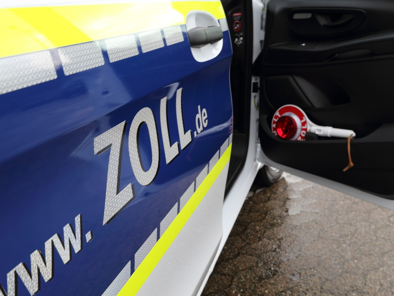 HZA-SW: Schweinfurter Zoll stoppt illegale Beschäftigung auf Glasfaserbaustellen - Foto: presseportal.de