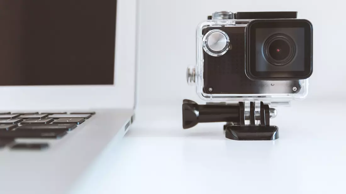 Das richtige Kameraequipment ist die Grundvoraussetzung für gute Videos.  - Bild: Pixabay © JESHOOTS-com CCO Public Domain 