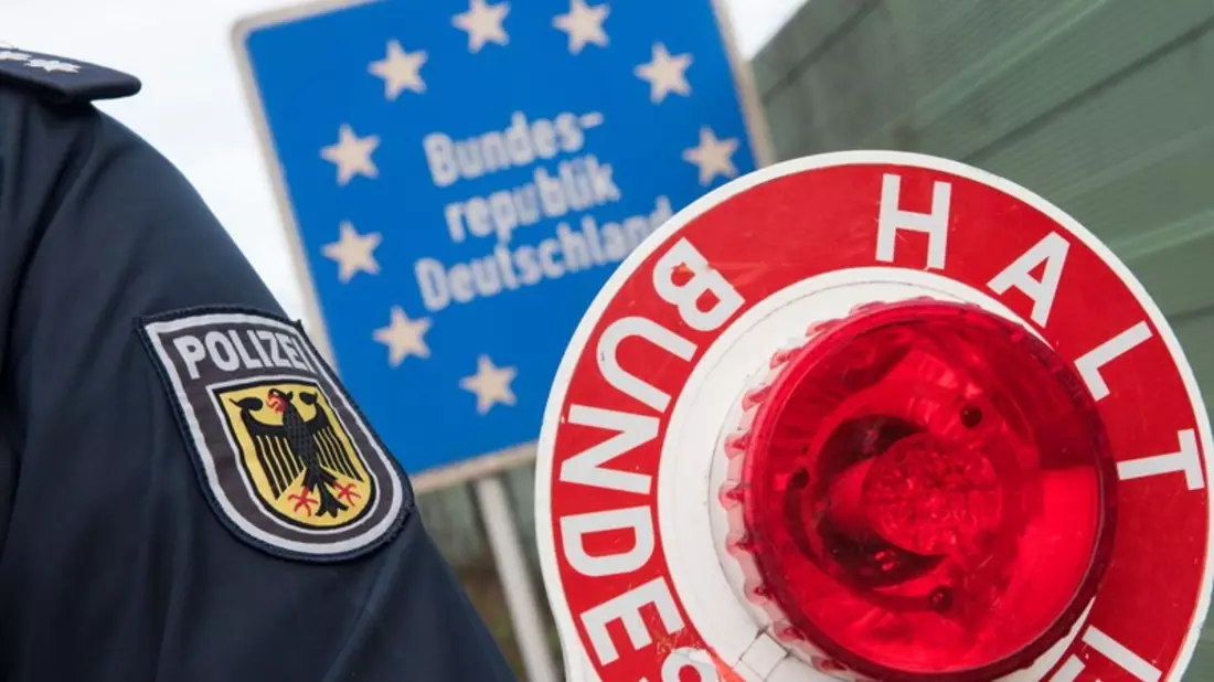 Bundespolizeidirektion München: Bundespolizei stoppt Quartett mit Diebesgut, Waffen und Drogen bei der Einreise - Bild: presseportal.de