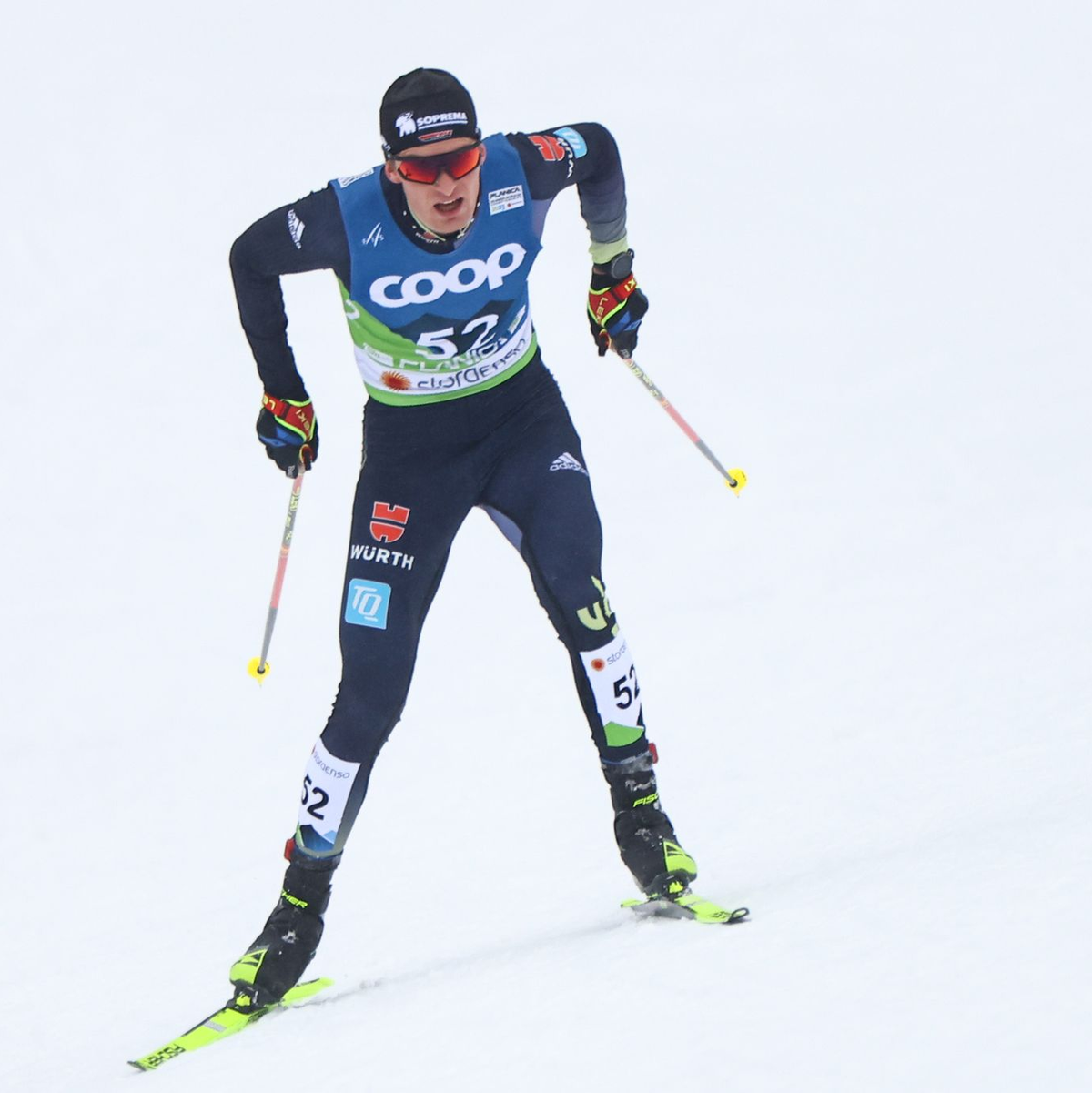Friedrich Moch hat es auf das Podest der prestigesträchtigen Tour de Ski geschafft. - Foto: Daniel Karmann/dpa