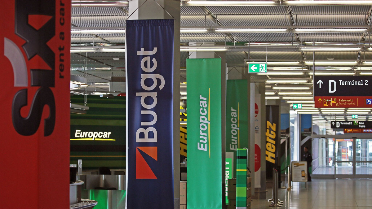 Viele Autoverleiher haben ihre Fahrzeugflotten nach der Corona-Pandemie wieder vergrößert. - Foto: Oliver Berg/dpa