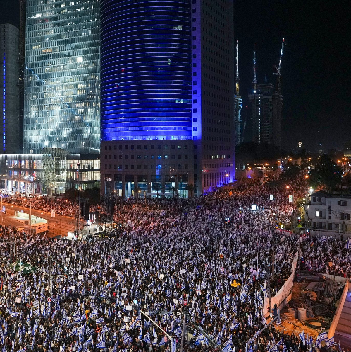 In Israel kam es wegen der umstrittenen Justizreform immer wieder zu Protesten. - Foto: Tsafrir Abayov/AP/dpa