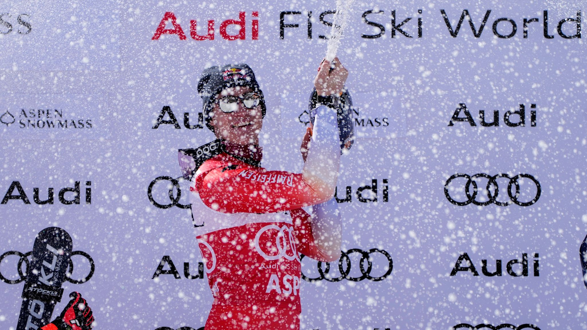 Gewann auch den Riesenslalom in Aspen: Marco Odermatt. - Foto: John Locher/AP/dpa