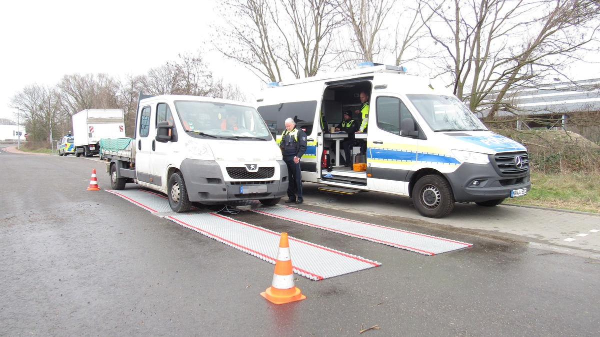 BPOLD-B: Kontrolle am Bahnhof: Mann mit 1kg weißem Pulver unterwegs - Foto: presseportal.de