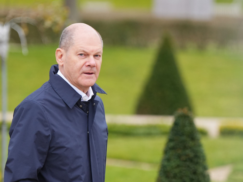 In Brandenburg an der Havel stellte sich Bundeskanzler Olaf Scholz den Fragen von Bürgerinnen und Bürgern. - Foto: Soeren Stache/dpa