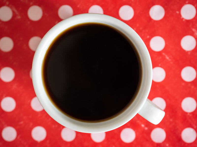 Der Start in den Tag mit Kaffee ist für die meisten Menschen ein jahrzehntelanges Ritual. (Symbolbild) - Foto: Sebastian Gollnow/dpa