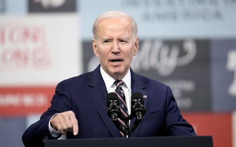 Gewalt dürfe kein Sauerstoff gegeben werden, sagt US-Präsident Joe Biden nach dem Vorfall auf Trumps Golfplatz. - Foto: Matt Rourke/AP/dpa