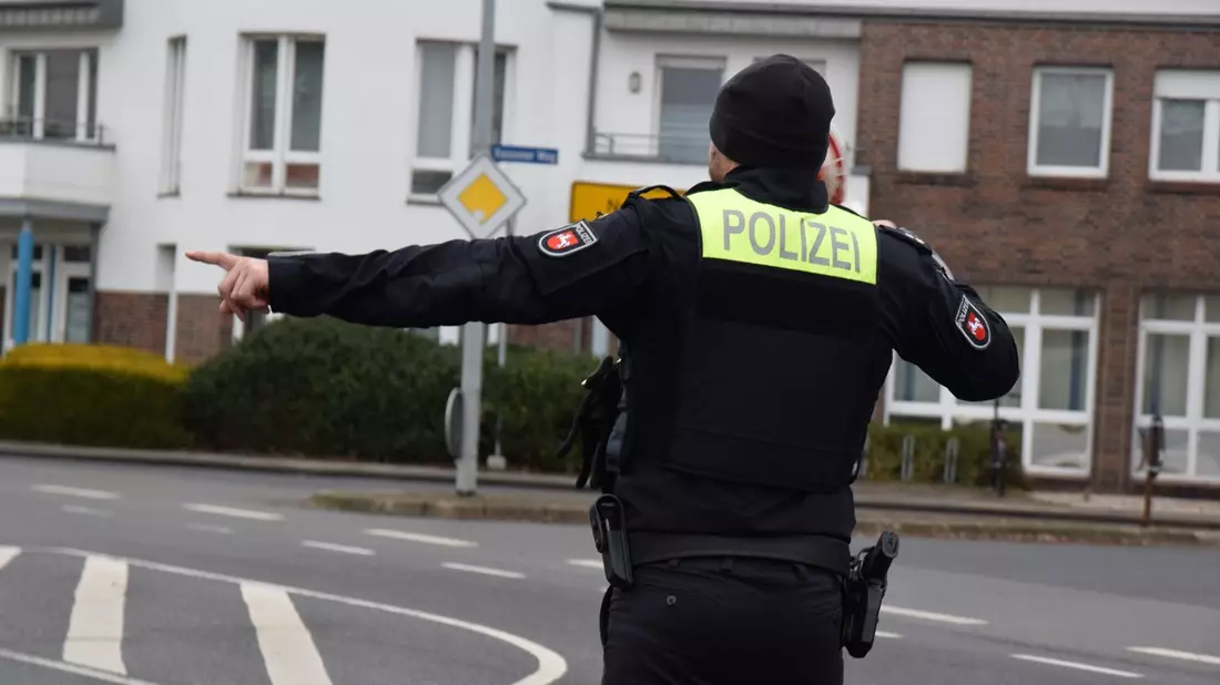 FW-EN: Tag der offenen Tür beim Löschzug Haßlinghausen - Samstag rockt Smithy in Fahrzeughalle- - Bild: presseportal.de