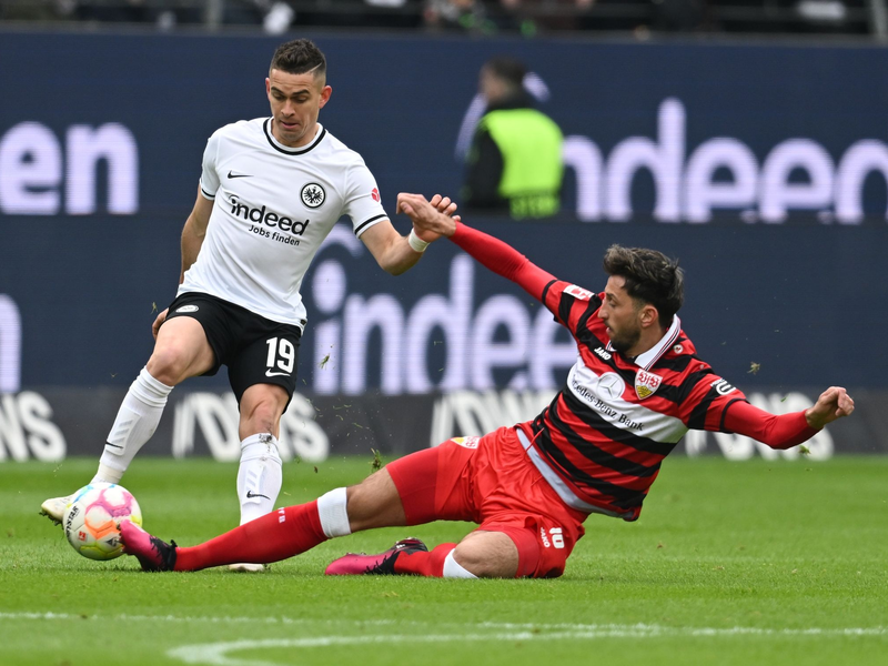 Beim Spiel Frankfurt gegen Stuttgart kam es zwischen der Polizei und Frankfurt-Fans zu Ausschreitungen. - Foto: Arne Dedert/dpa