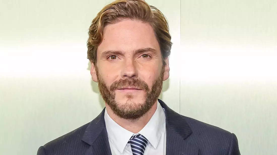 Daniel Brühl spielt in dem neuen Film von Ruben Östlund mit. - Bild: Gerald Matzka/dpa