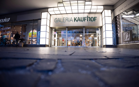 «Die Warenhauskette hat eine Daseinsberechtigung», so die US-Investmentgesellschaft NRDC über Galeria Karstadt Kaufhof. - Foto: Thomas Banneyer/dpa