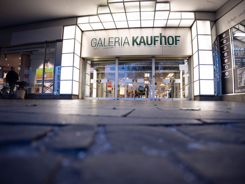 «Die Warenhauskette hat eine Daseinsberechtigung», so die US-Investmentgesellschaft NRDC über Galeria Karstadt Kaufhof. - Foto: Thomas Banneyer/dpa