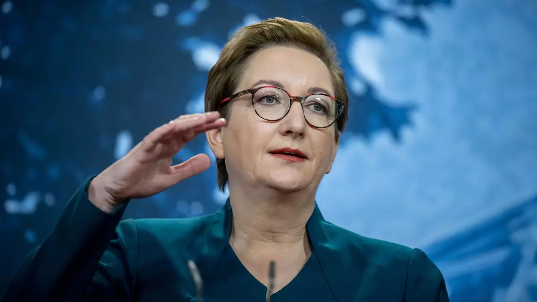 Bau-Ministerin Klara Geywitz wirbt im Bundesrat für einen Gesetzesentwurf zur kommunalen Wärmeplanung. - Bild: Michael Kappeler/dpa