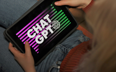 Das Thema Künstliche Intelligenz hat unter anderem durch den Textroboter ChatGPT große Aufmerksamkeit erfahren. - Foto: Philipp Brandstädter/dpa