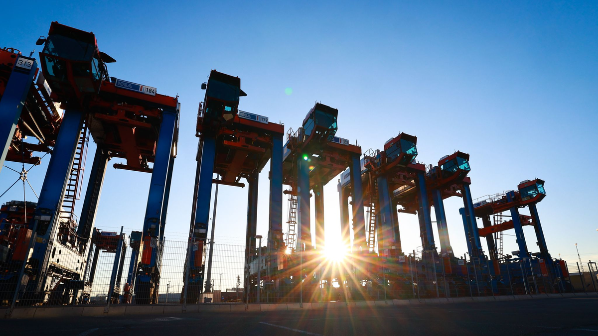 Die Konjunktur in Deutschland schwächelt - auch ausländische Direktinvestitionen fließen laut Bundesbank-Daten weniger üppig (Archivbild). - Foto: Christian Charisius/dpa