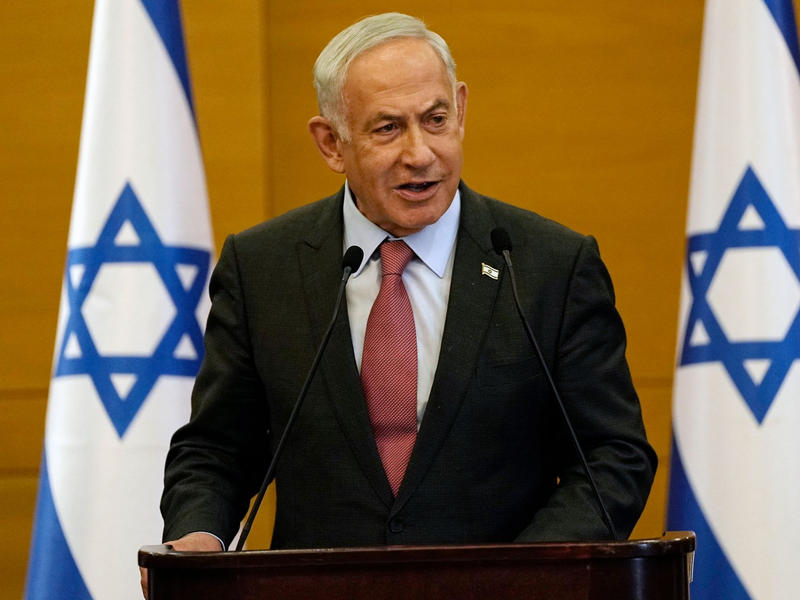 Israels Ministerpräsident Benjamin Netanjahu lässt sich von einer Bodenoffensive in Rafah nicht abbringen. - Foto: Ohad Zwigenberg/AP/dpa