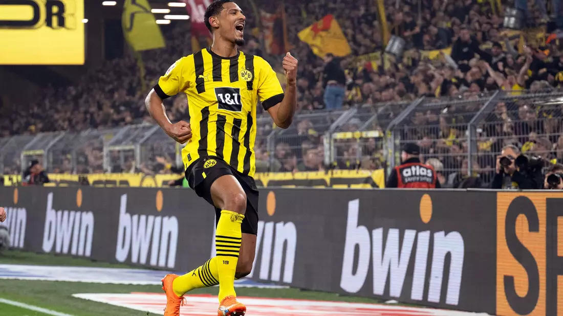Borussia Dortmund tat sich im Heimspiel gegen den 1.FC Köln lange schwer, siegte am Ende aber 1:0. - Bild: Bernd Thissen/dpa