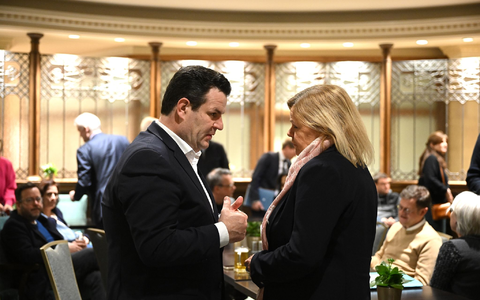 Deutschland will mehr ausländische Fachkräfte für sich begeistern. Nancy Faeser (M) und Hubertus Heil (2.v.r.) waren dafür nach Kanada gereist. - Foto: Britta Pedersen/dpa Deutschland will mehr ausländische Fachkräfte für sich begeistern. Nancy Faeser (M) und Hubertus Heil (2.v.r.) waren dafür nach Kanada gereist. - Foto: Britta Pedersen/dpa