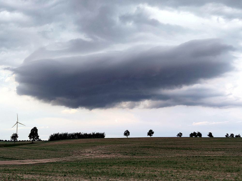 Unwetterwolke über einem Acker - Foto: ?ber dts Nachrichtenagentur