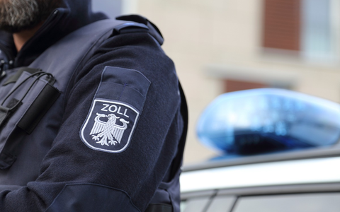 HZA-SW: Freiheitsstrafen im Umfang von insgesamt 11 Jahren und 6 Monaten aufgrund von Schwarzarbeit - Erfolgreicher Abschluss der Ermittlungen nach Razzia des Zolls im Glasfaserausbau - Foto: presseportal.de