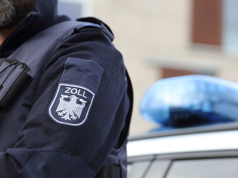 HZA-SW: Freiheitsstrafen im Umfang von insgesamt 11 Jahren und 6 Monaten aufgrund von Schwarzarbeit - Erfolgreicher Abschluss der Ermittlungen nach Razzia des Zolls im Glasfaserausbau - Foto: presseportal.de