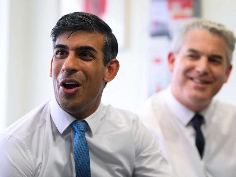 «Ohne Wenn und Aber. Diese Flüge werden nach Ruanda abheben»: der britische Premier Rishi Sunak über den Asylpakt mit Ruanda. - Foto: Toby Melville/PA Wire/dpa