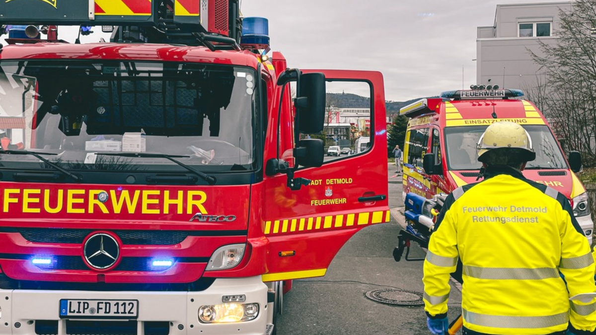 FW-BOT: Ammoniakaustritt sorgt für aufwändigen Einsatz der Feuerwehr Bottrop - Foto: presseportal.de
